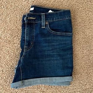 Levi’s Mid Length Shorts size 28